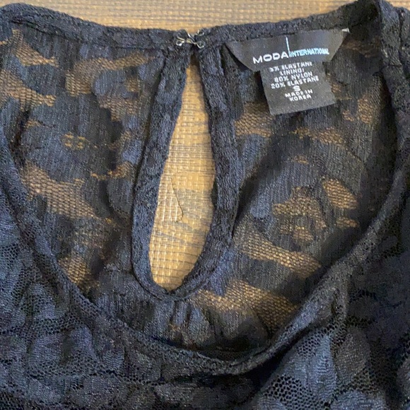 💥 3/$25💥| Moda International | Lace Top | Size S - Picture 6 of 7